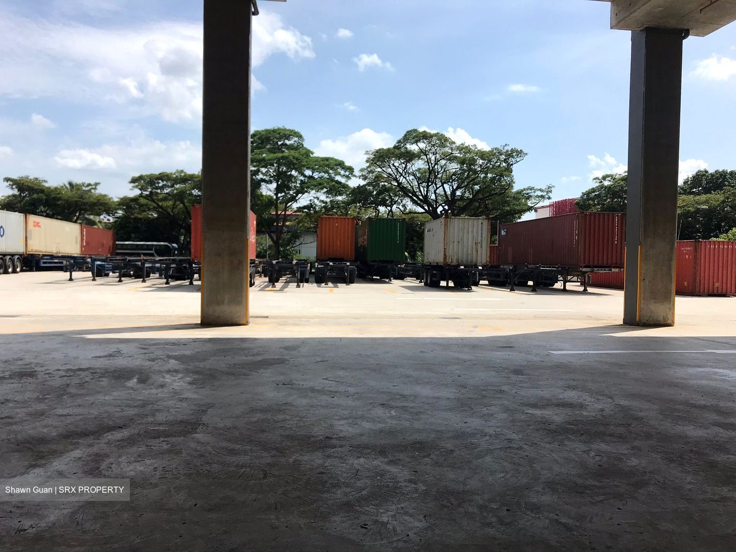 Gul Way (D22), Warehouse #437779971